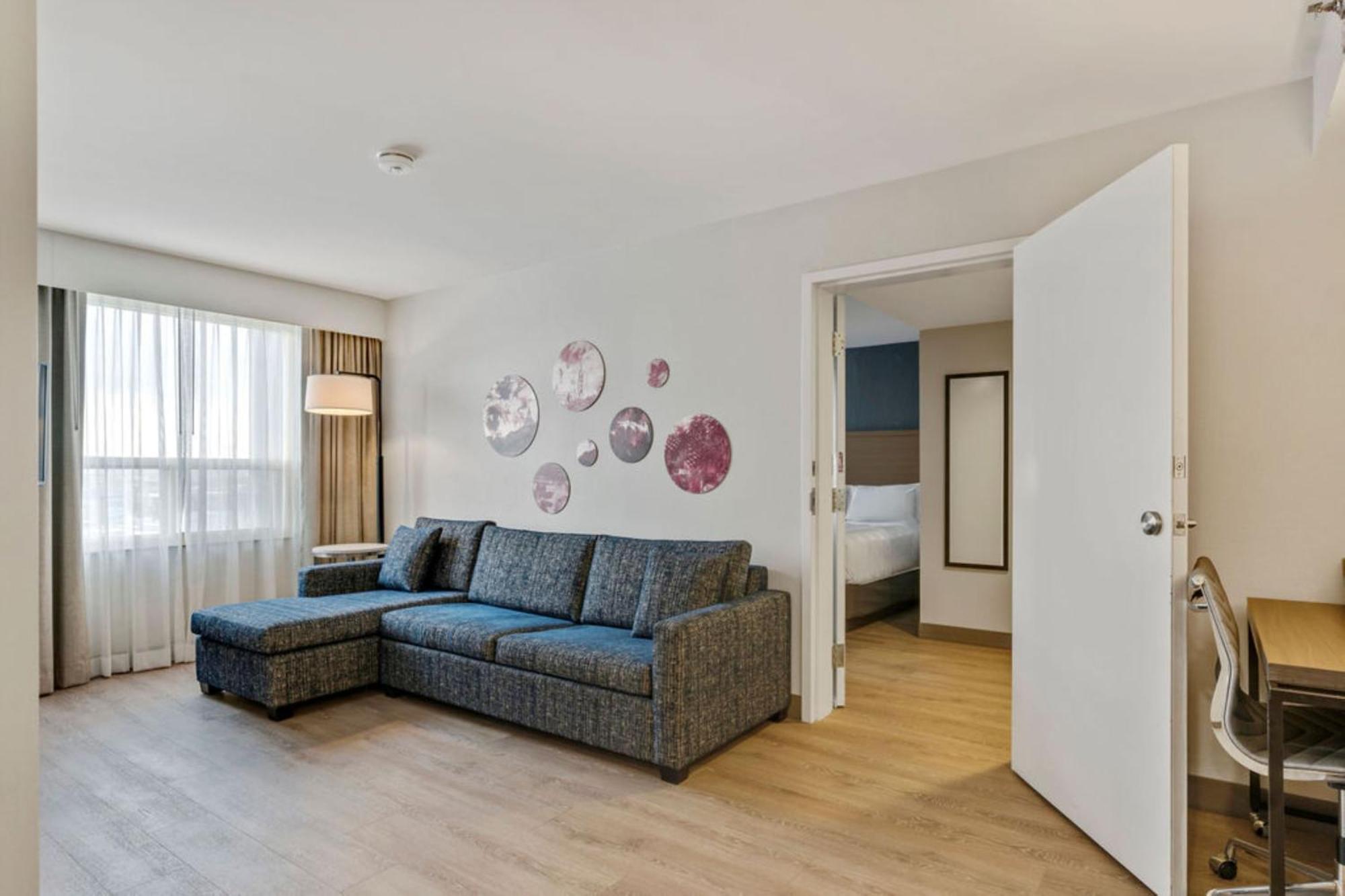 Holiday Inn & Suites Ottawa Kanata By Ihg Exterior foto