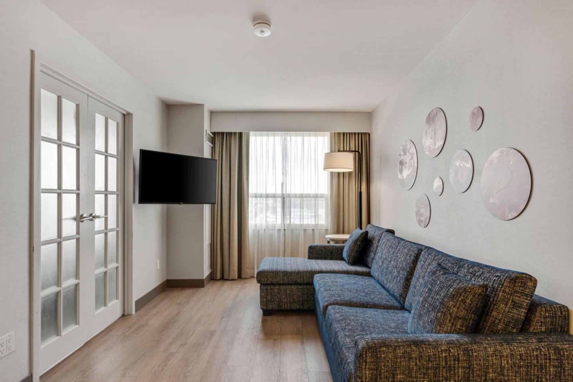 Holiday Inn & Suites Ottawa Kanata By Ihg Exterior foto