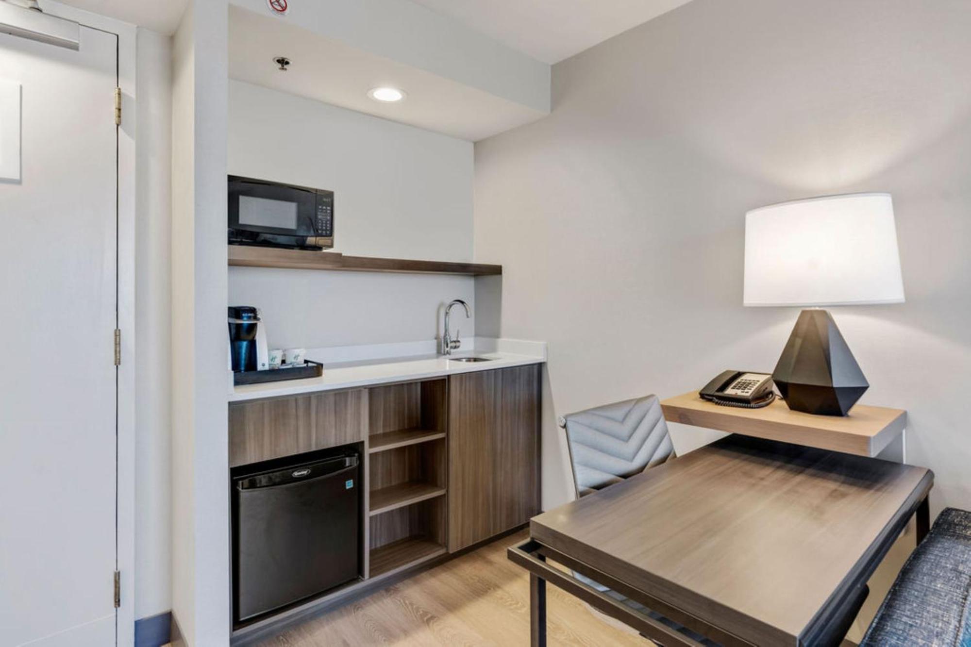 Holiday Inn & Suites Ottawa Kanata By Ihg Exterior foto