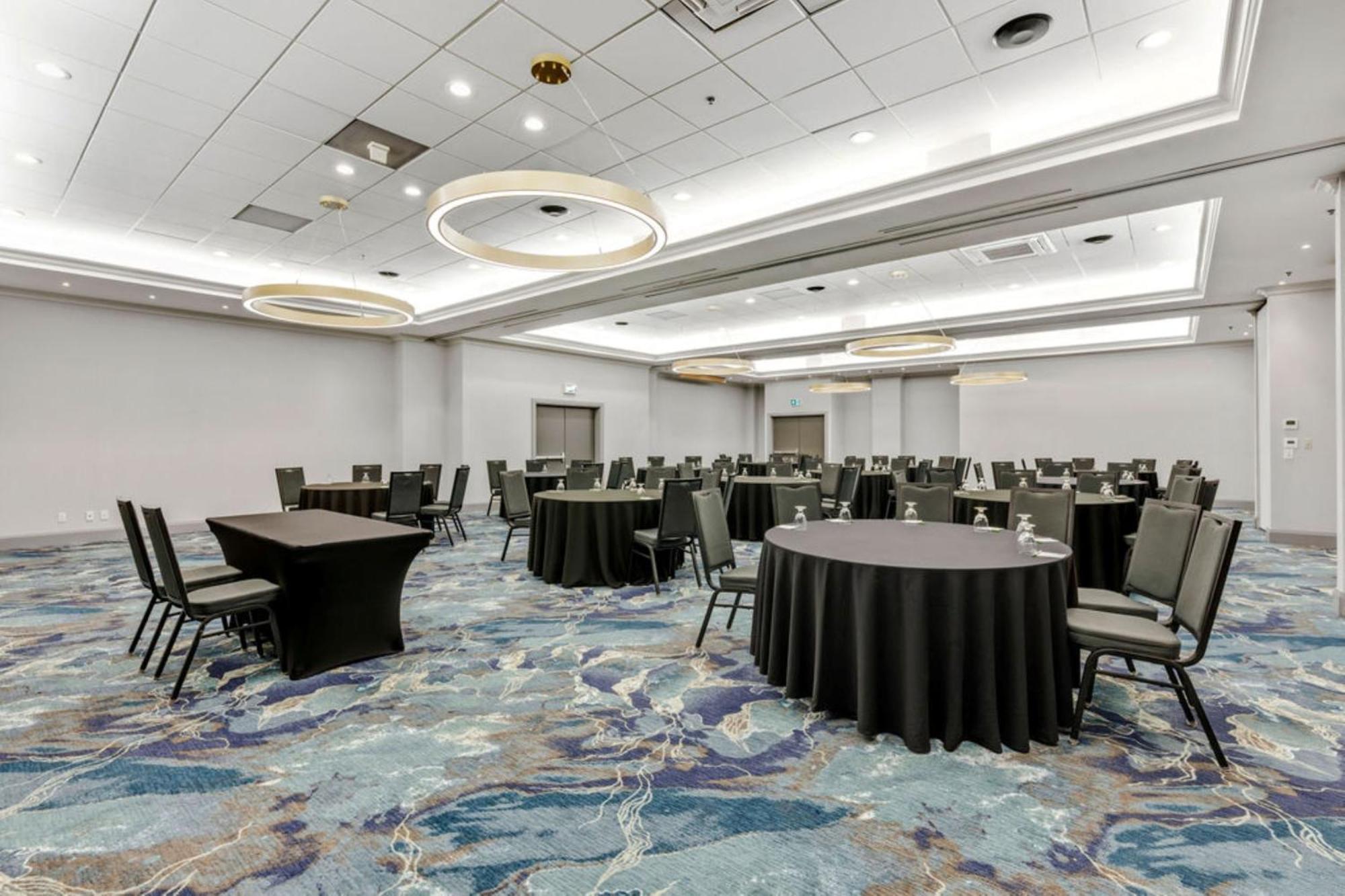 Holiday Inn & Suites Ottawa Kanata By Ihg Exterior foto